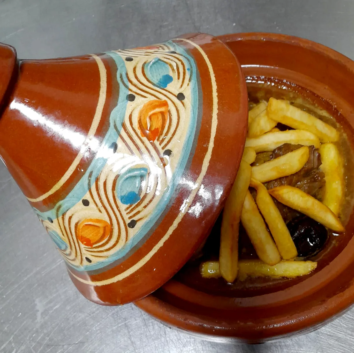 Imagen-de-WhatsApp-2025-10-17-a-las-15.54.32_0fbb5010.jpg Tajín Dawara con Patatas Fritas - Imagen 1
